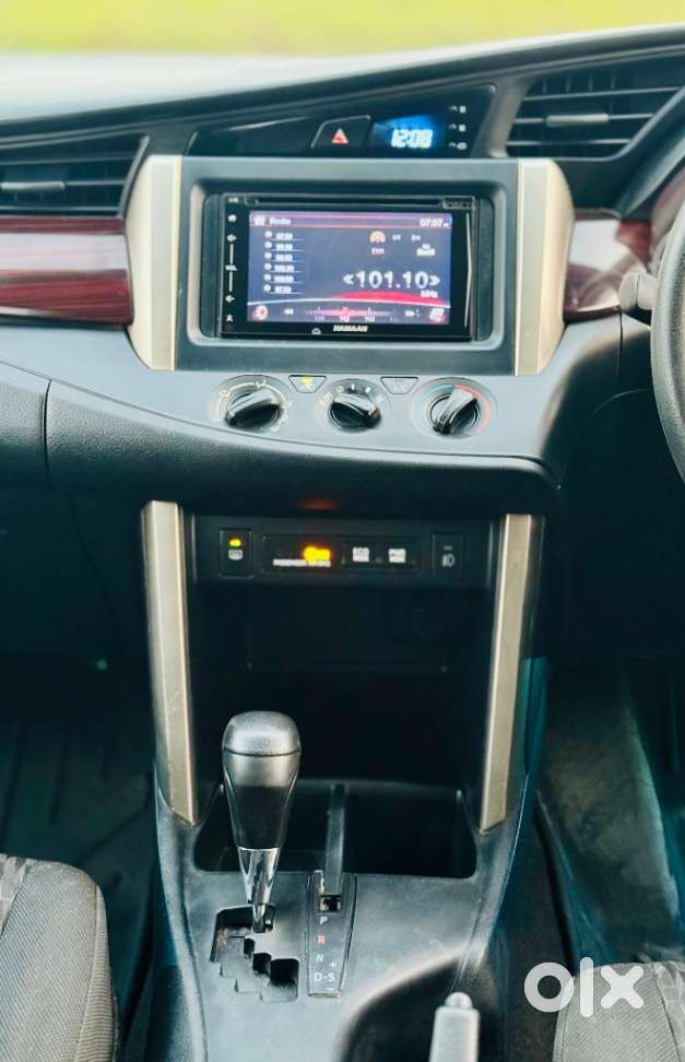 Toyota Innova Crysta G 8 Str, 2017, Diesel