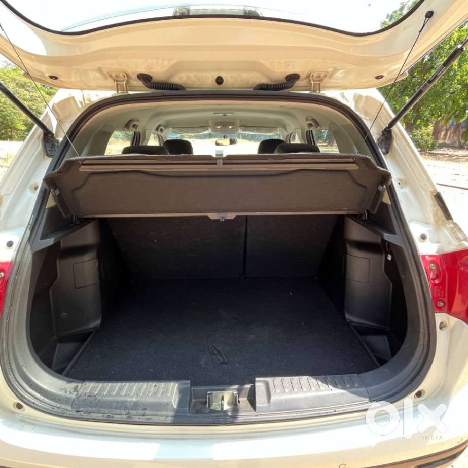 Maruti Suzuki Vitara Brezza 1.5 Zxi At, 2022, Petrol