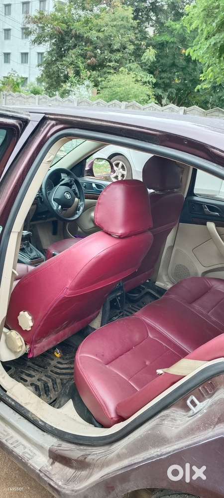 Skoda Laura Elegance 2012