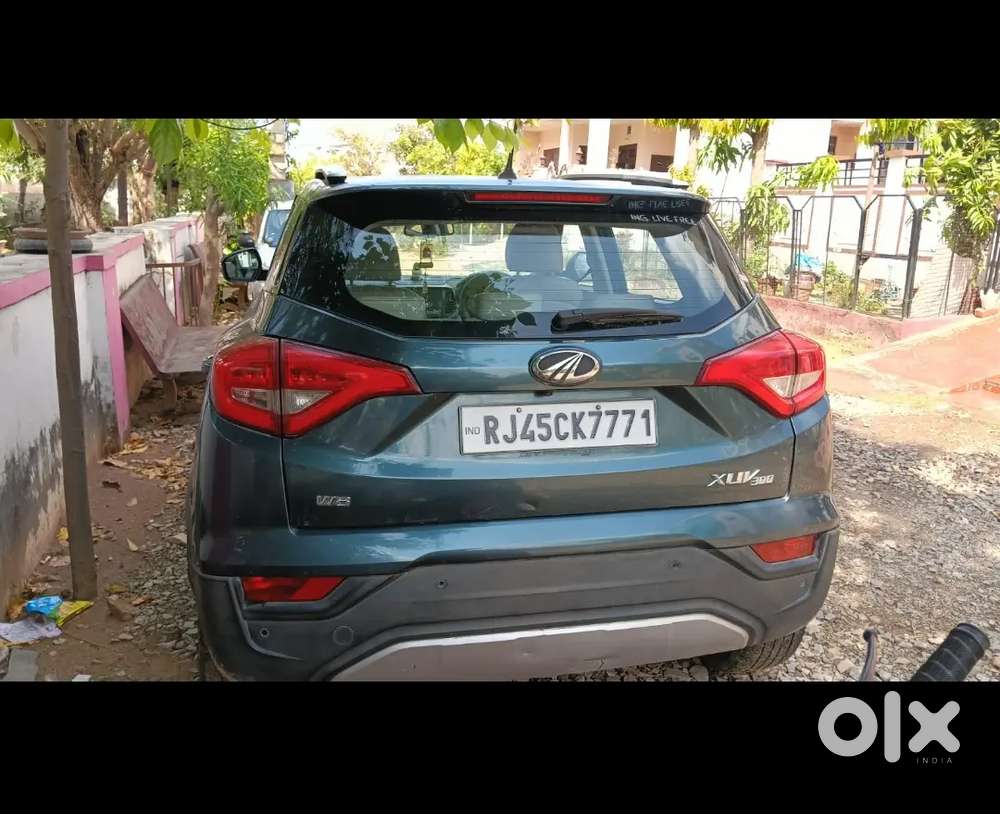 Xuv 300w8 Sunroof Luxury Family Car