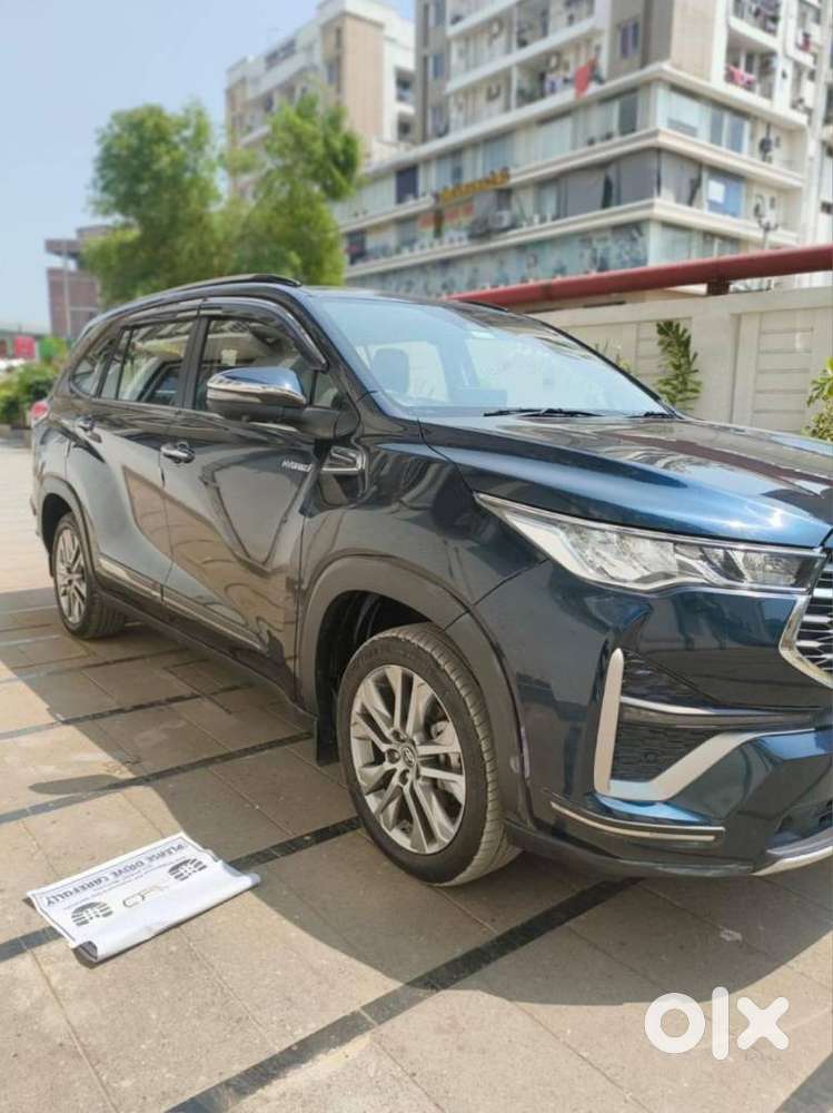 Toyota Innova Hycross 2.0 Zx Hybrid 7 Str, 2023, Petrol