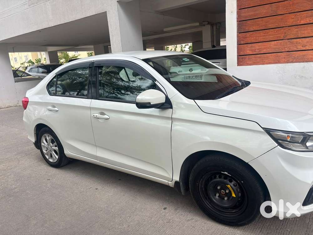 Automatic , Showroom Track, Honda Amaze Petrol 2018