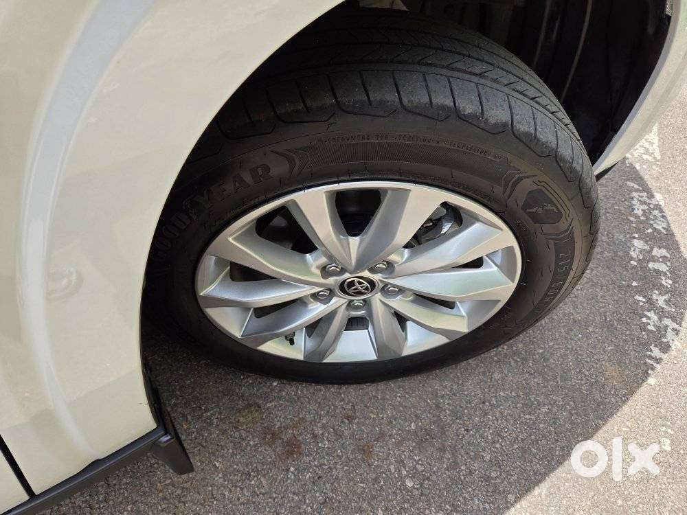 Toyota Innova Hycross 2.0 Vx (o) Hybrid 8 Str, 2025, Petrol