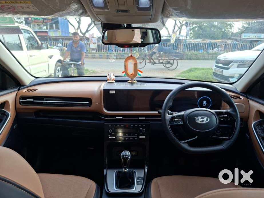 Hyundai Alcazar Platinum, 2025, Petrol