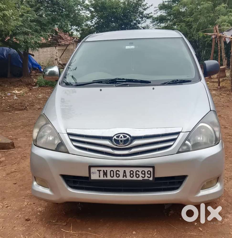 Toyota Innova 2010