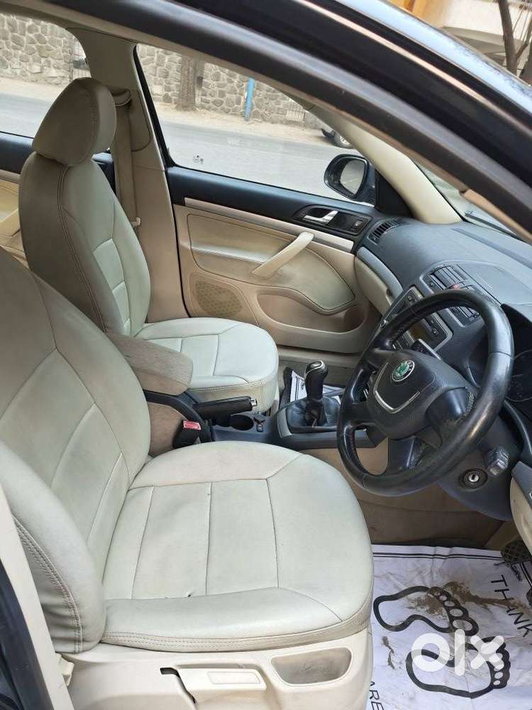 Skoda Laura 1.8 Tsi Ambiente, 2011, Petrol