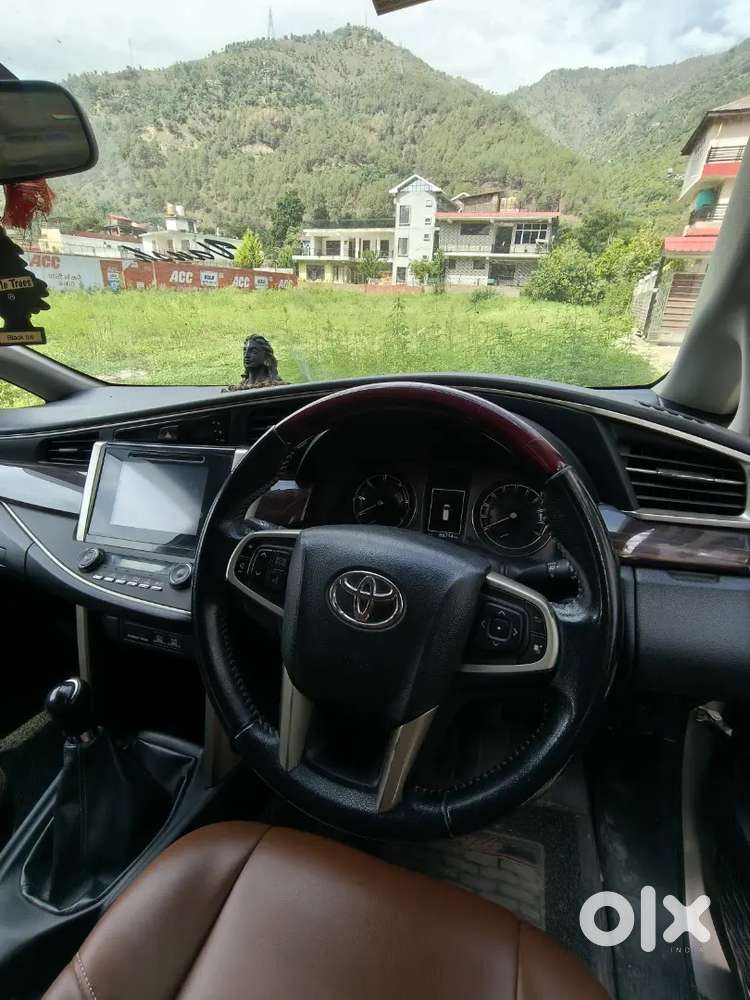Toyota Innova Crysta 2017