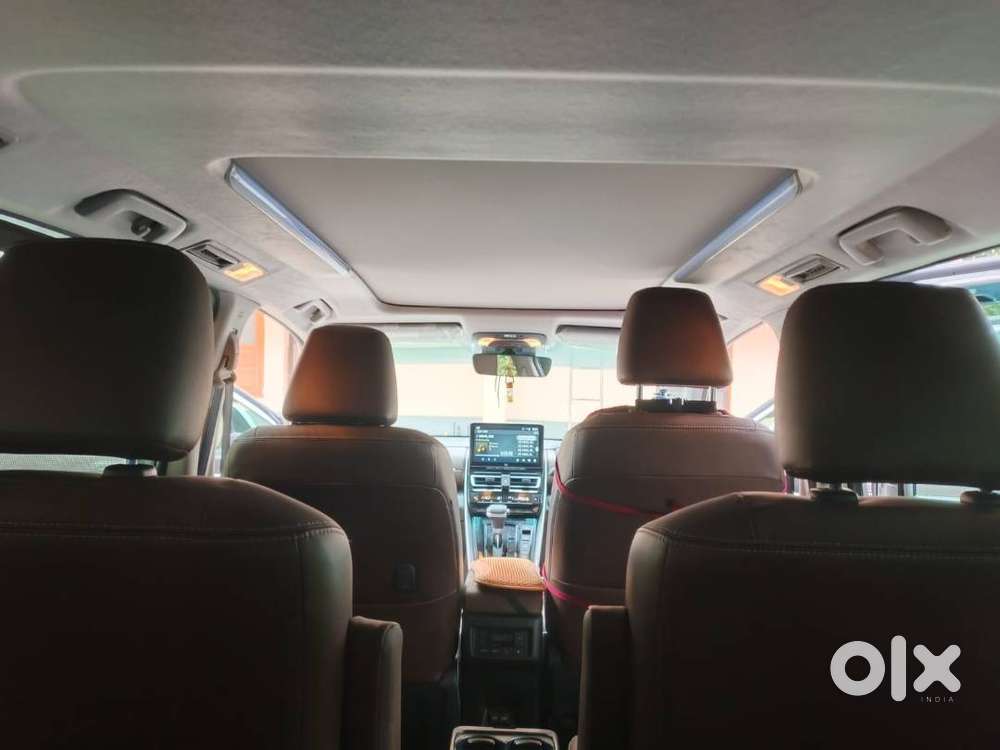 Innova Hycross Hybrid 7 Seater 3