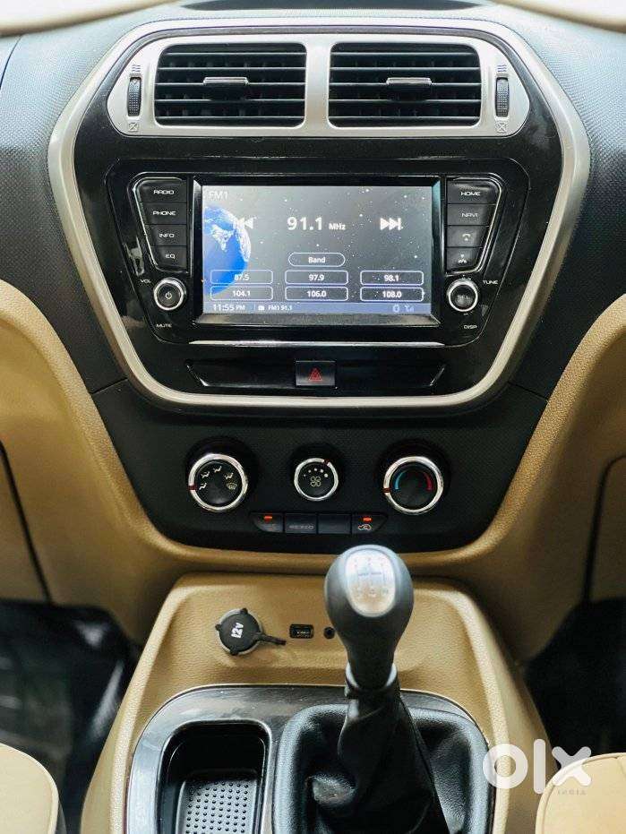 Mahindra Tuv 300 T10, 2019, Diesel