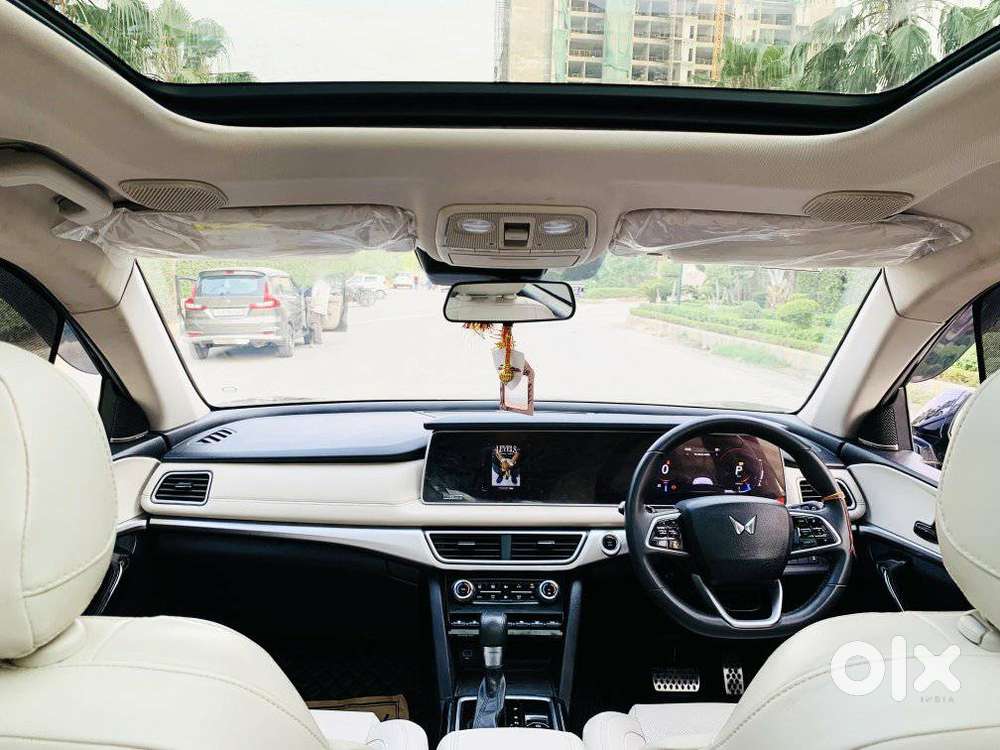 Mahindra Xuv700 2.2 Ax 7 Diesel At Str Awd, 2023, Diesel
