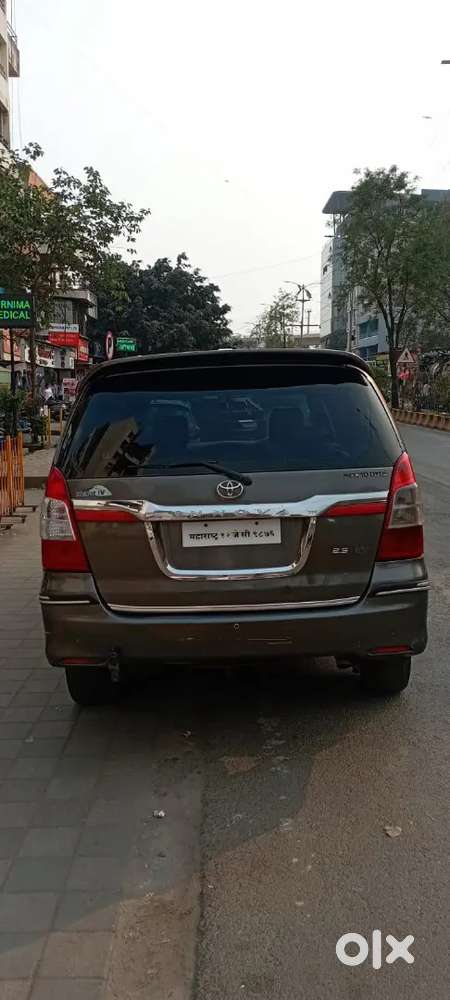 Toyota Innova 2012