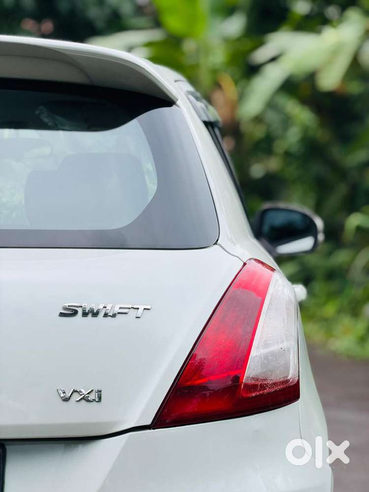 Maruti Suzuki Swift Vxi 1.2 Abs Bs-iv, 2015, Petrol