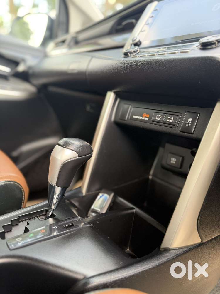 Toyota Innova Crysta [2020-ongoing] 2.4 Zx 7 Str, 2023, Diesel