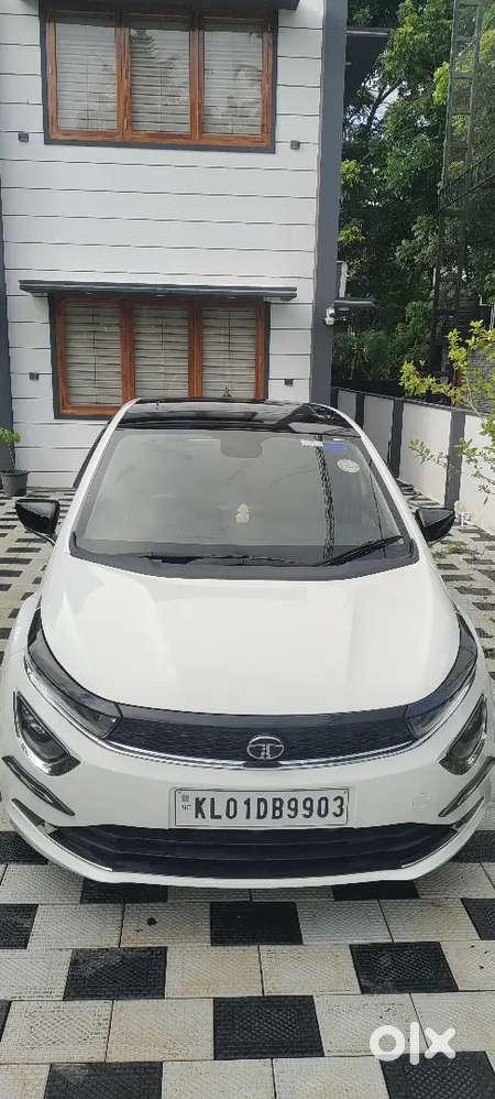 Tata Altroz 2024 Petrol 20000 Km Driven With Sun Roof