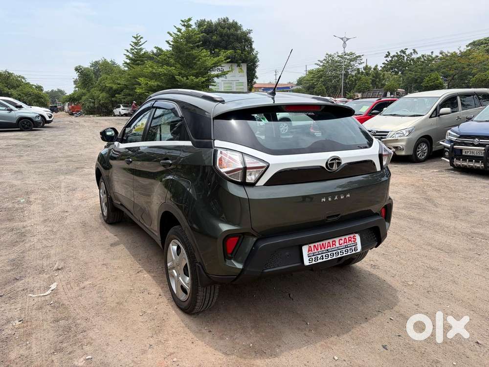 Tata Nexon 1.5 Revotorq Xm (s), 2023, Petrol