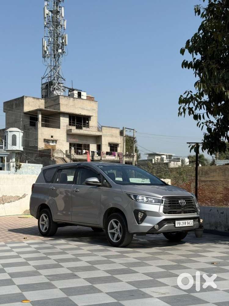 Toyota Innova Crysta 2017 Diesel Well Maintained