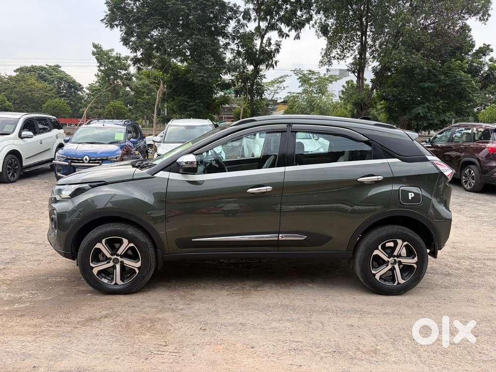 Tata Nexon Xz Plus (hs), 2023, Petrol