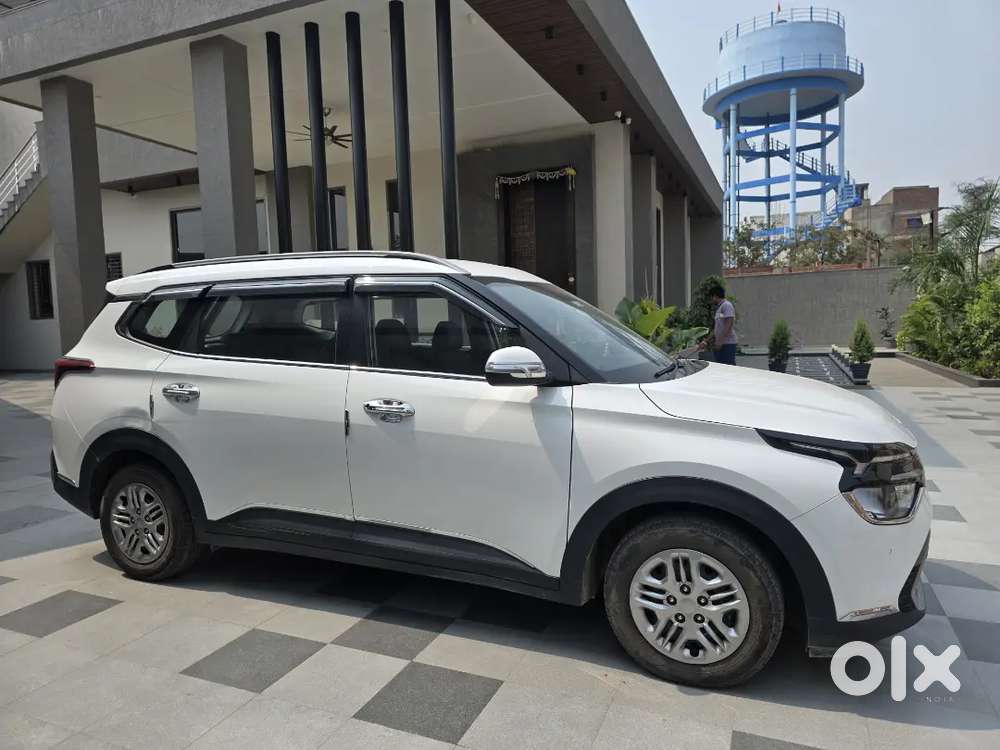 Kia Carens 2024 Model White Color Brand New Condition