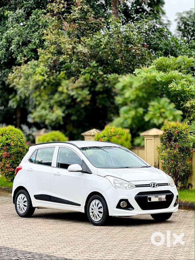 Hyundai Grand I10 Sportz, 2015, Petrol