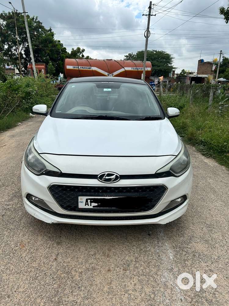 Less Driven Well Maintained Hyundai Elite I20 2015 Petrol 103000 Km