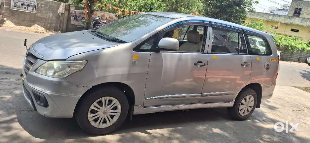 Toyota Innova 2015 Diesel Well Maintained