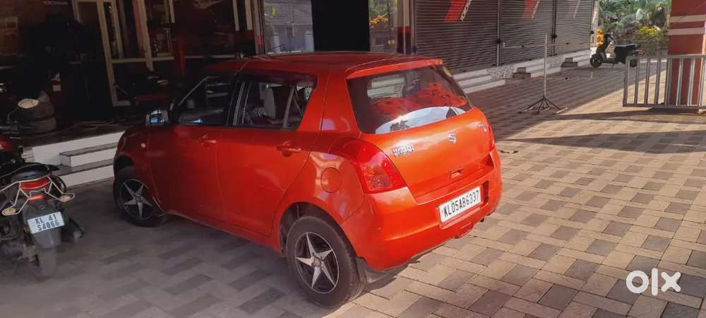 Maruti Suzuki Swift 2010 Petrol 73000 Km Driven