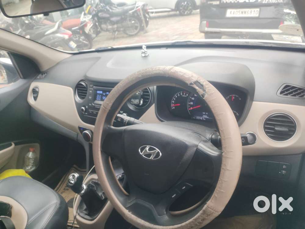 Hyundai Grand I10 Sportz, 2013, Petrol