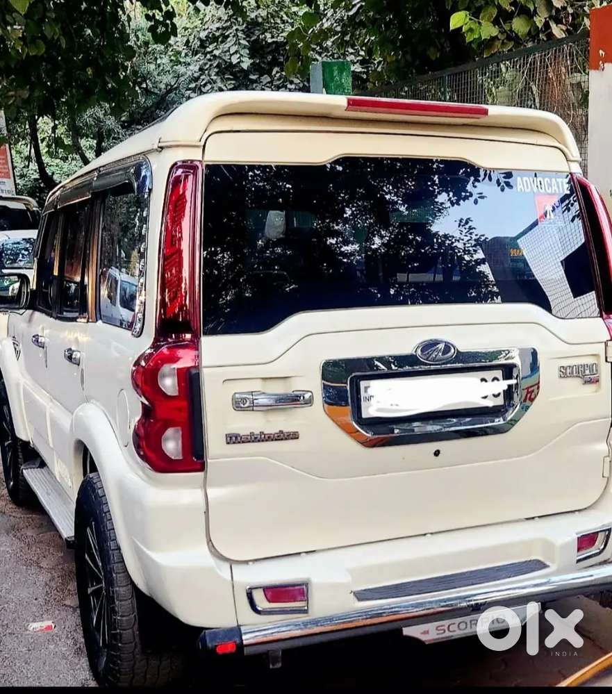 Mahindra Scorpio S10 Diesel 2015