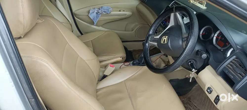 Honda City | Petrol+lpg | Manual | 60000 Km | 2011