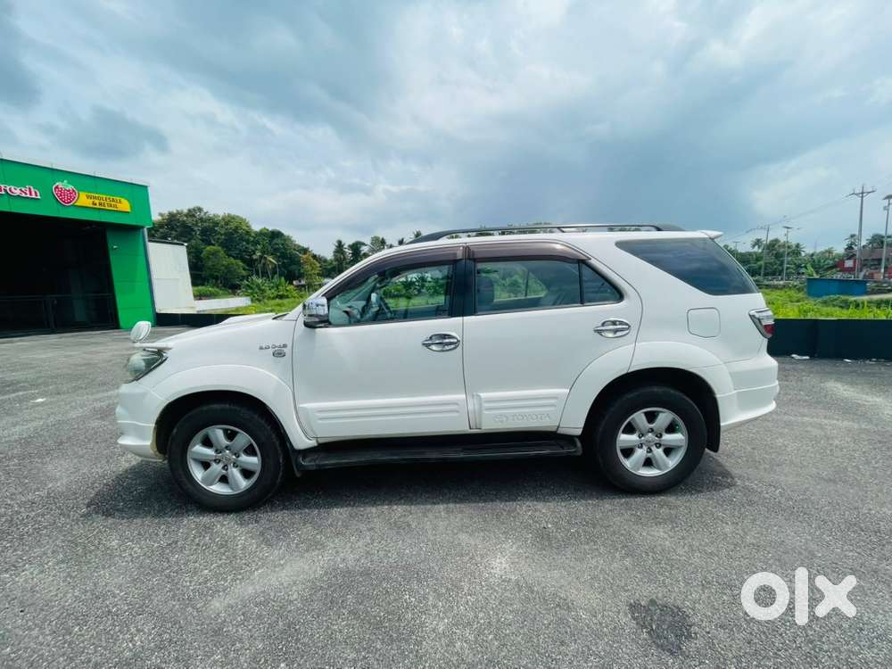 Toyota Fortuner 2011 Diesel 199999 Km Driven
