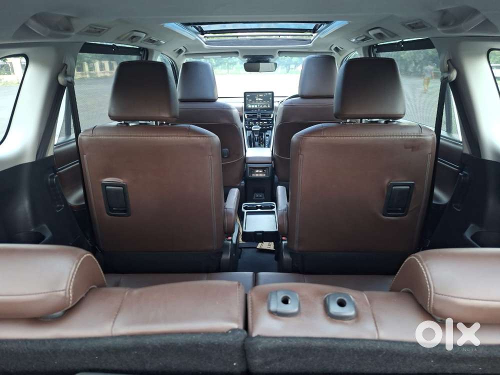 Toyota Innova Hycross 2.0 Zx (o) Hybrid 7 Str, 2023, Petrol