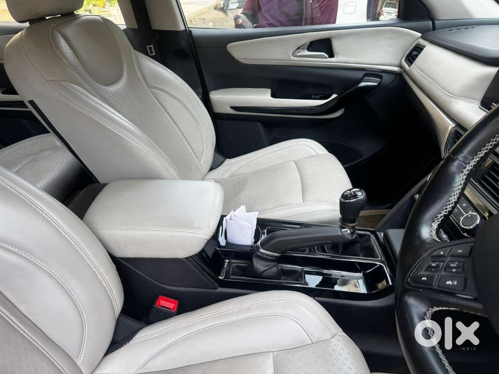 Mahindra Xuv700 Petrol 2024