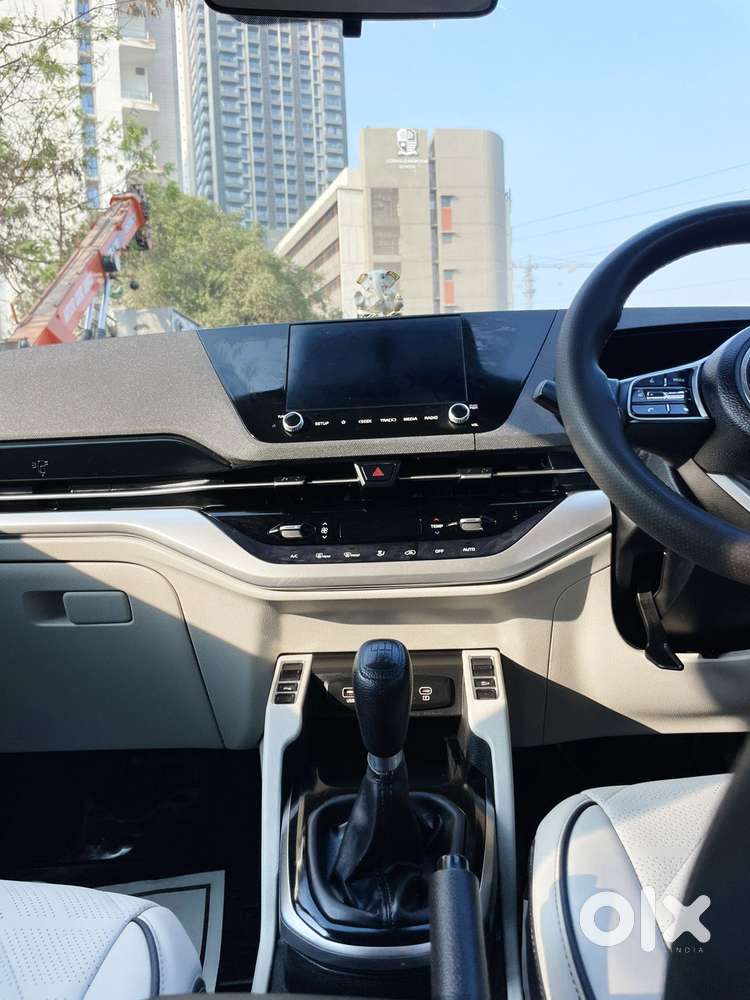 Kia Carens 1.5 Prestige 7 Str, 2023, Petrol