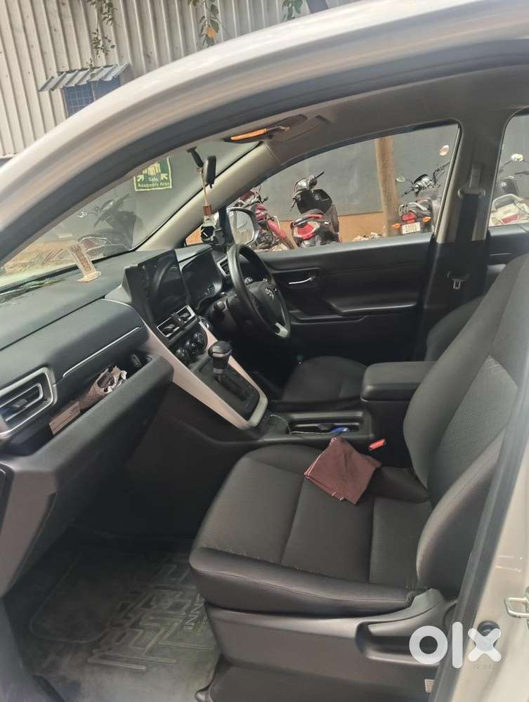 Toyota Innova Hycross 2023 Petrol Good Condition