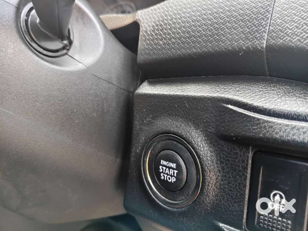 Maruti Suzuki Brezza 1.5 Zxi Plus At Smart Hybrid Dual Tone, 2022, P..