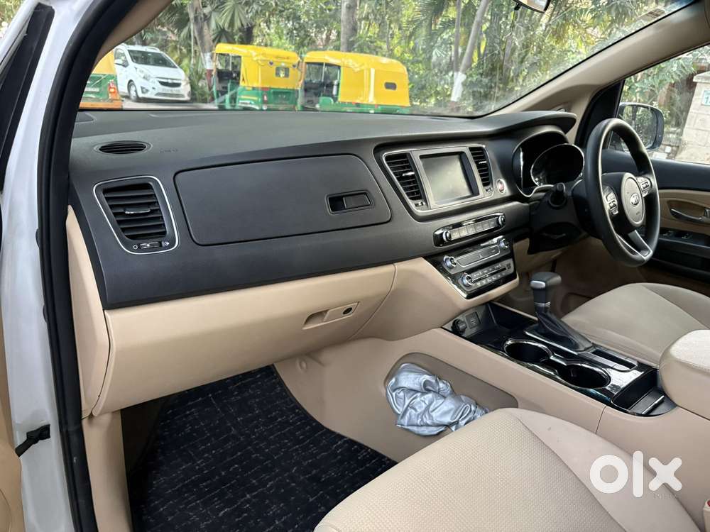 Kia Carnival Premium, 2021, Diesel