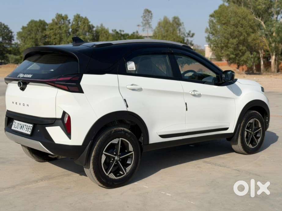 Tata Nexon Creative Plus 1.2 Revotron Petrol 7dca, 2025, Petrol