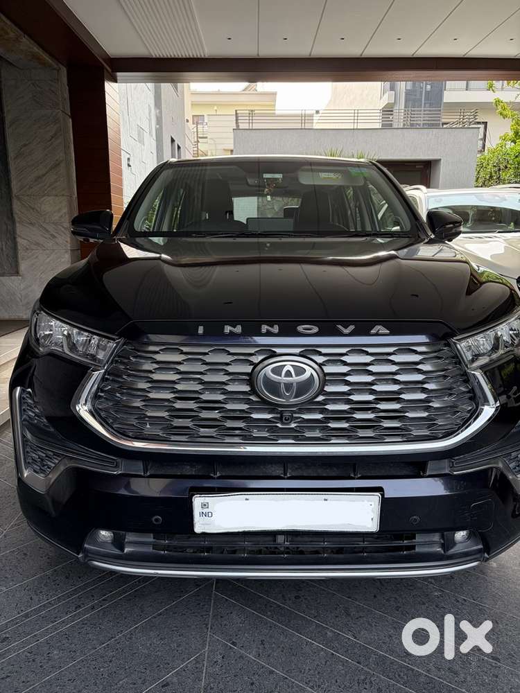 Toyota Innova Hycross Hybrid 2024 Year