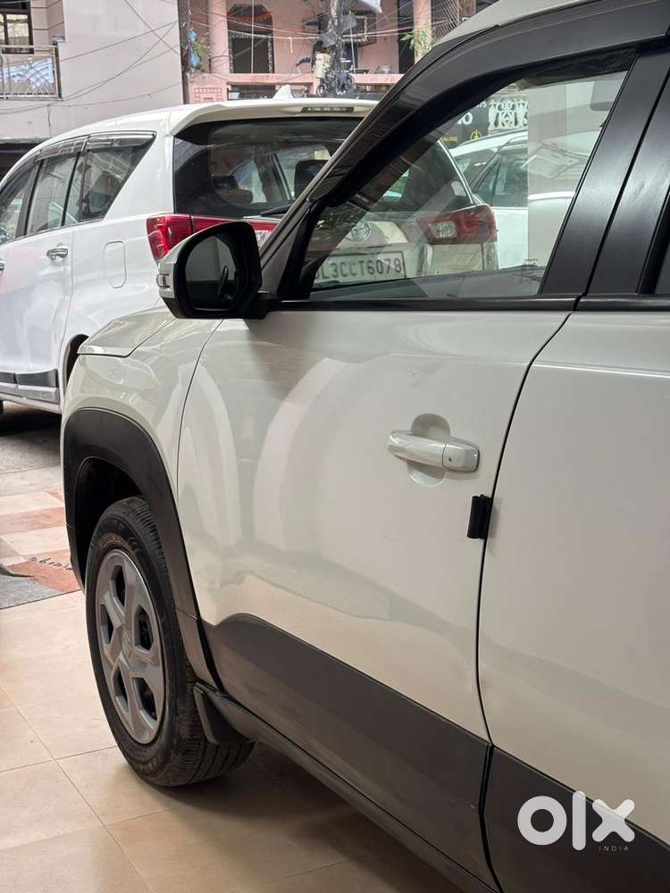 Maruti Suzuki Brezza 1.5 Vxi Cng, 2024, Cng & Hybrids
