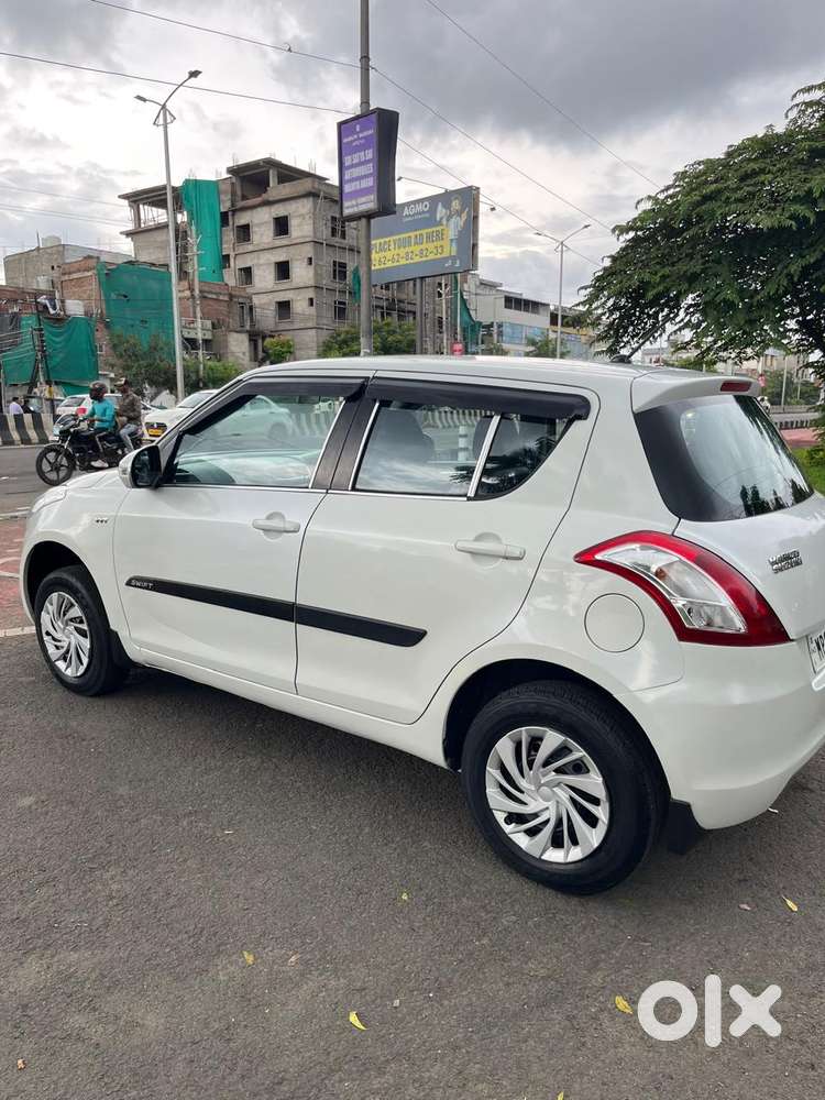 Maruti Suzuki Swift Vxi + Manual, 2012, Petrol