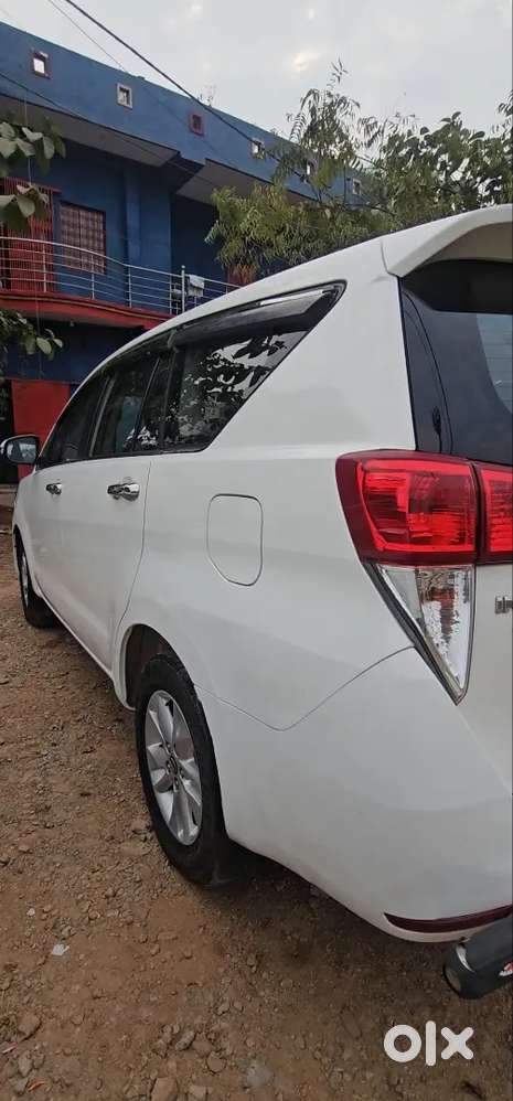 Toyota Innova Crysta 2017 Diesel 205000 Km Driven