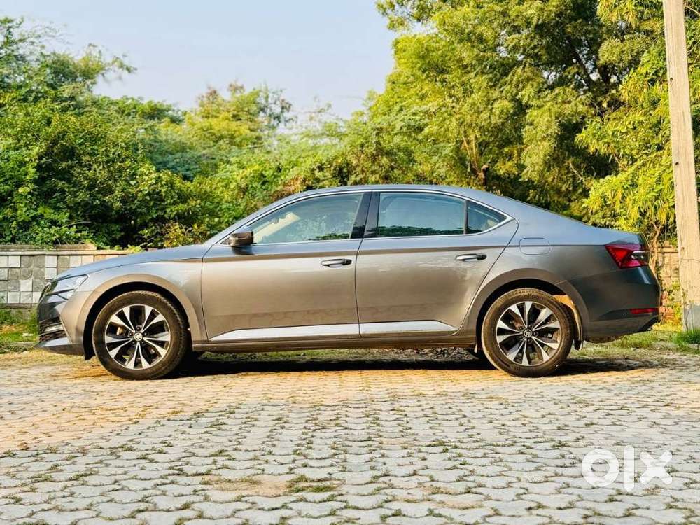 Skoda Superb 2.0 L&k Tsi At, 2022, Petrol