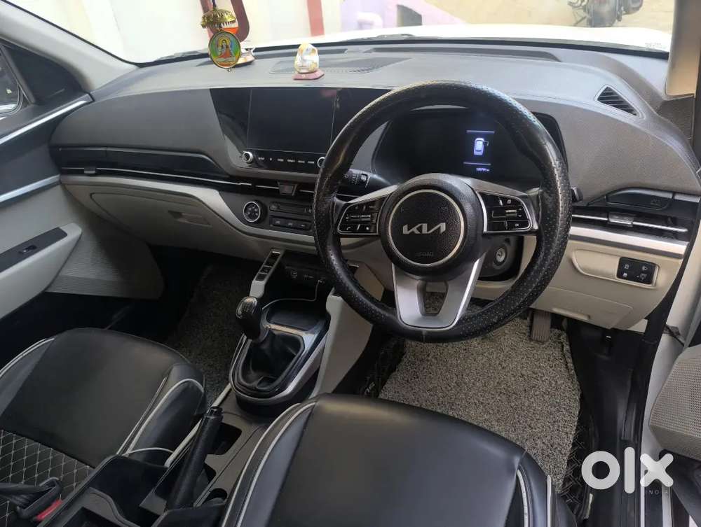 Kia Carens 2023 Diesel 128000 Km Driven