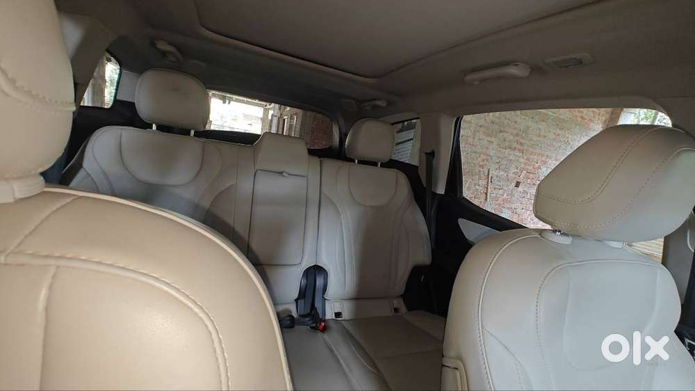 Xuv 700 Ax7l Petrol Properly Maintained