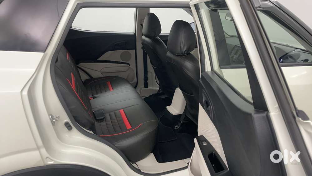 Mahindra Xuv300 W8, 2022, Petrol