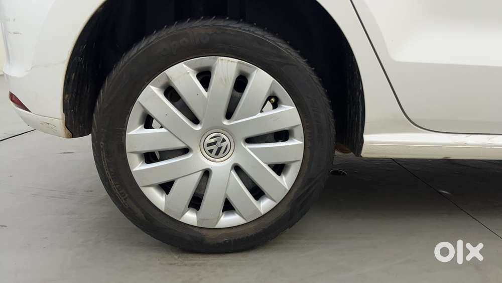 Volkswagen Polo Petrol Highline 1.2l, 2015, Petrol