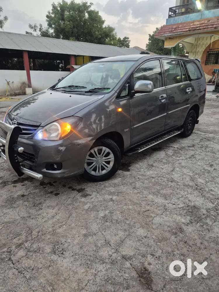 Toyota Innova 2010