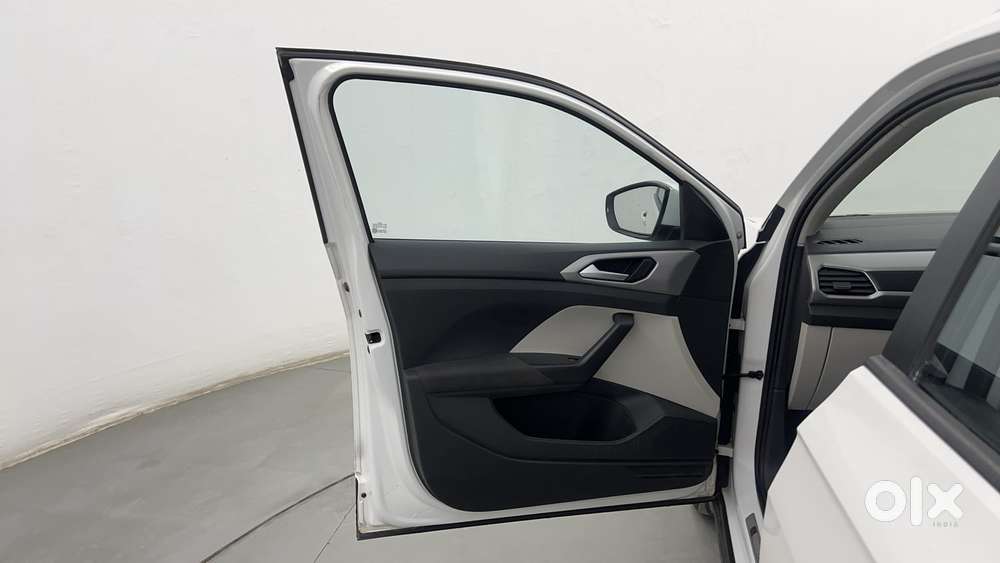 Volkswagen Taigun 1.0 Tsi Highline At, 2022, Petrol