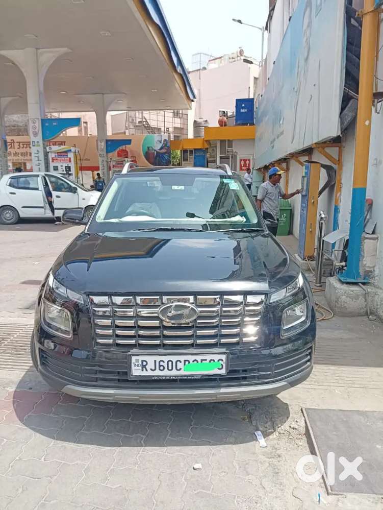 Well Maintained Single Hand Driven,hyundai Venue Mt Petrol 2025