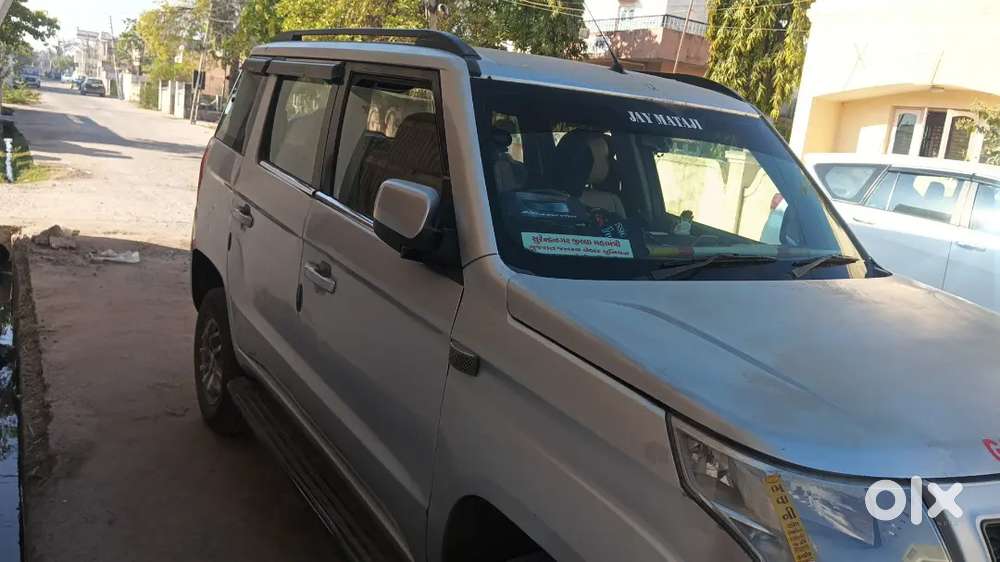 Mahindra Tuv 300 2018